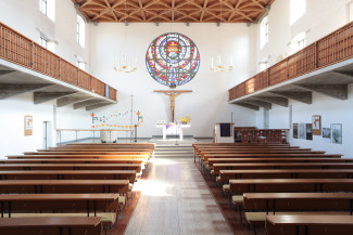 Erlöserkirche: Blick auf den Altar